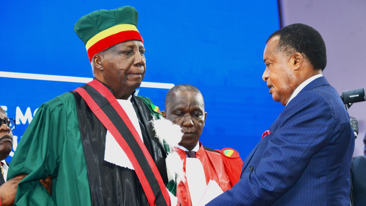Hommage: le professeur Théophile Obenga élevé à la dignité nationale de grand-Croix dans l’ordre du mérite congolais.