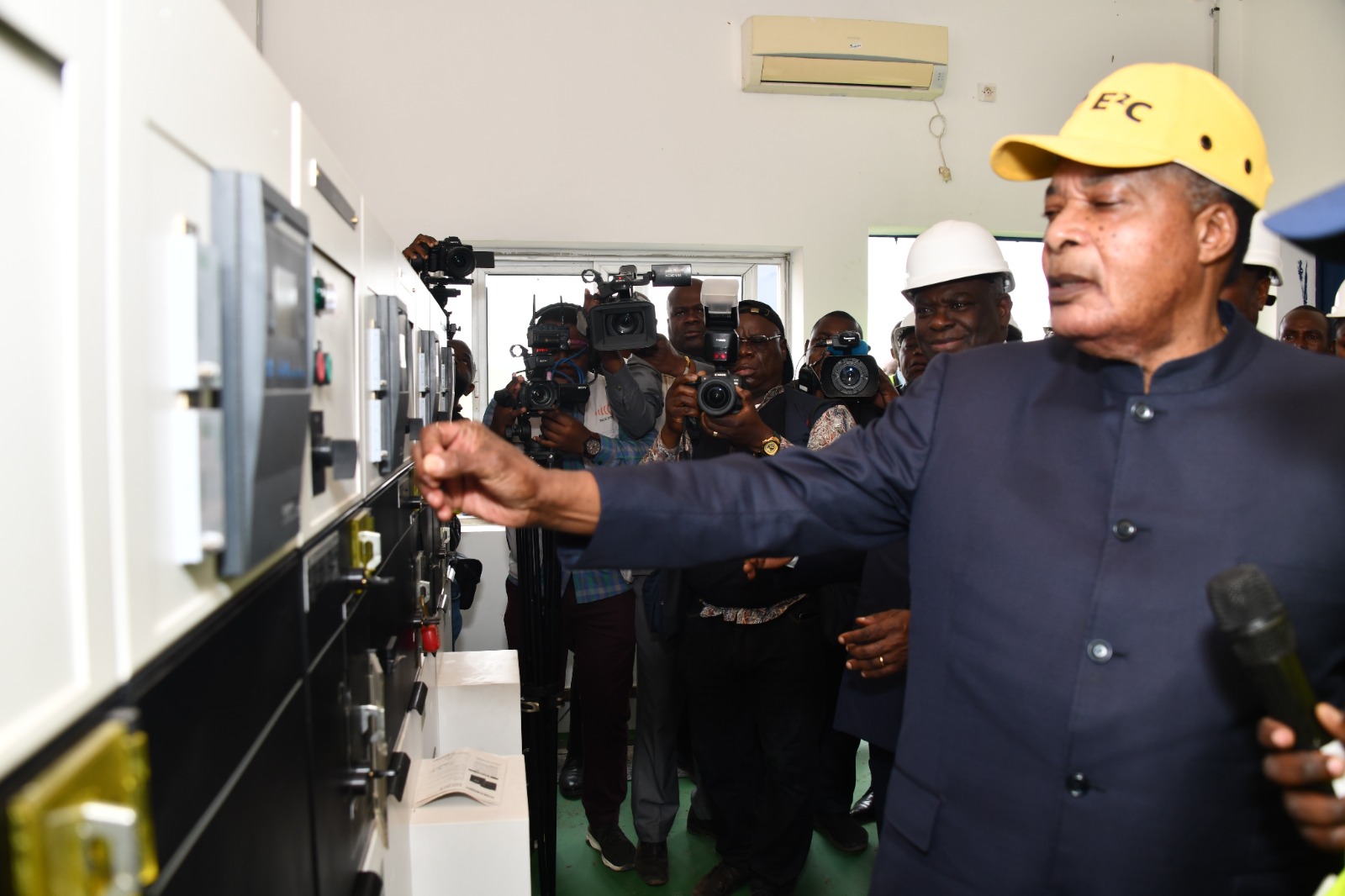 Pool-Electricité : Les localités de Louingui, Boko et Loumo connectées au réseau électrique national.